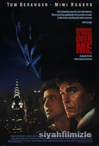 Biri Beni Gözetliyor 1987 Filmi Türkçe Dublaj Altyazılı izle Biri Beni Gözetliyor 1987 izle